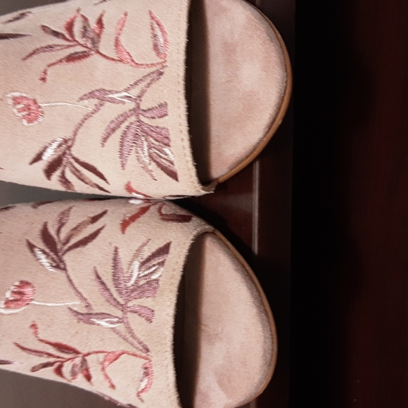 Lucky Brand EMREE Embroidered Mule Suede Slip On Shoe - Picture 9 of 12